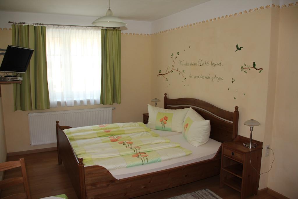 Haus Resi Apartment Staatz Екстериор снимка
