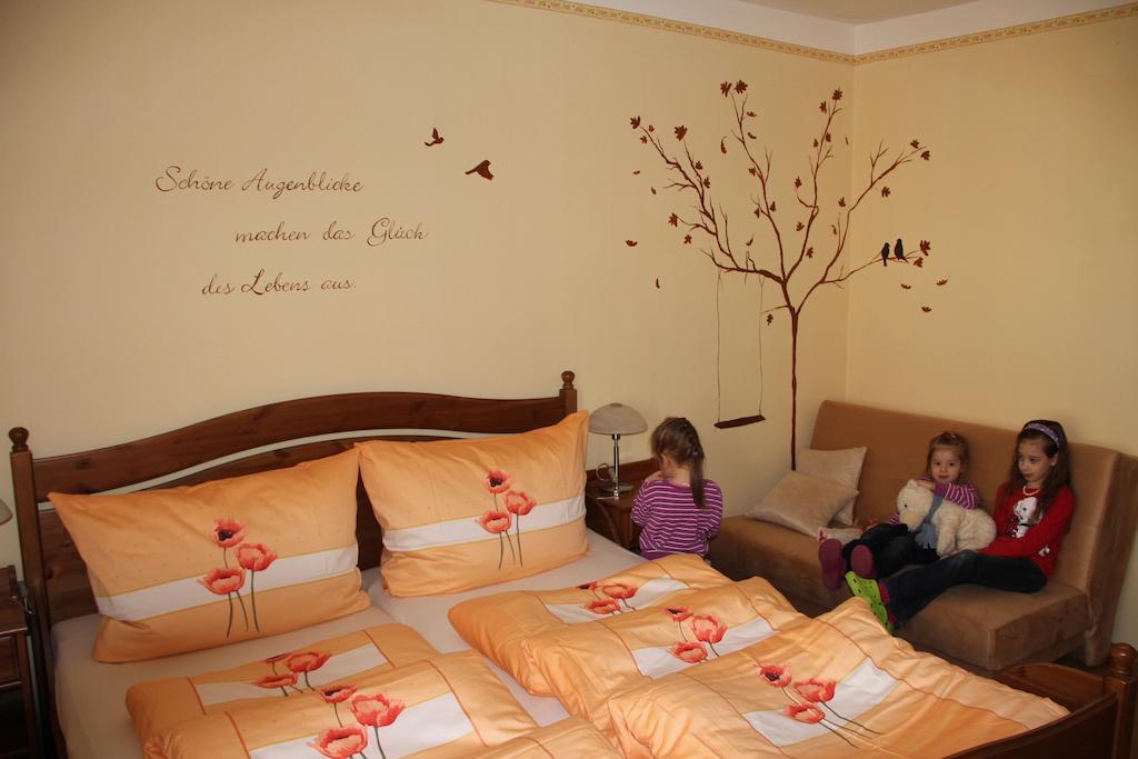 Haus Resi Apartment Staatz Екстериор снимка